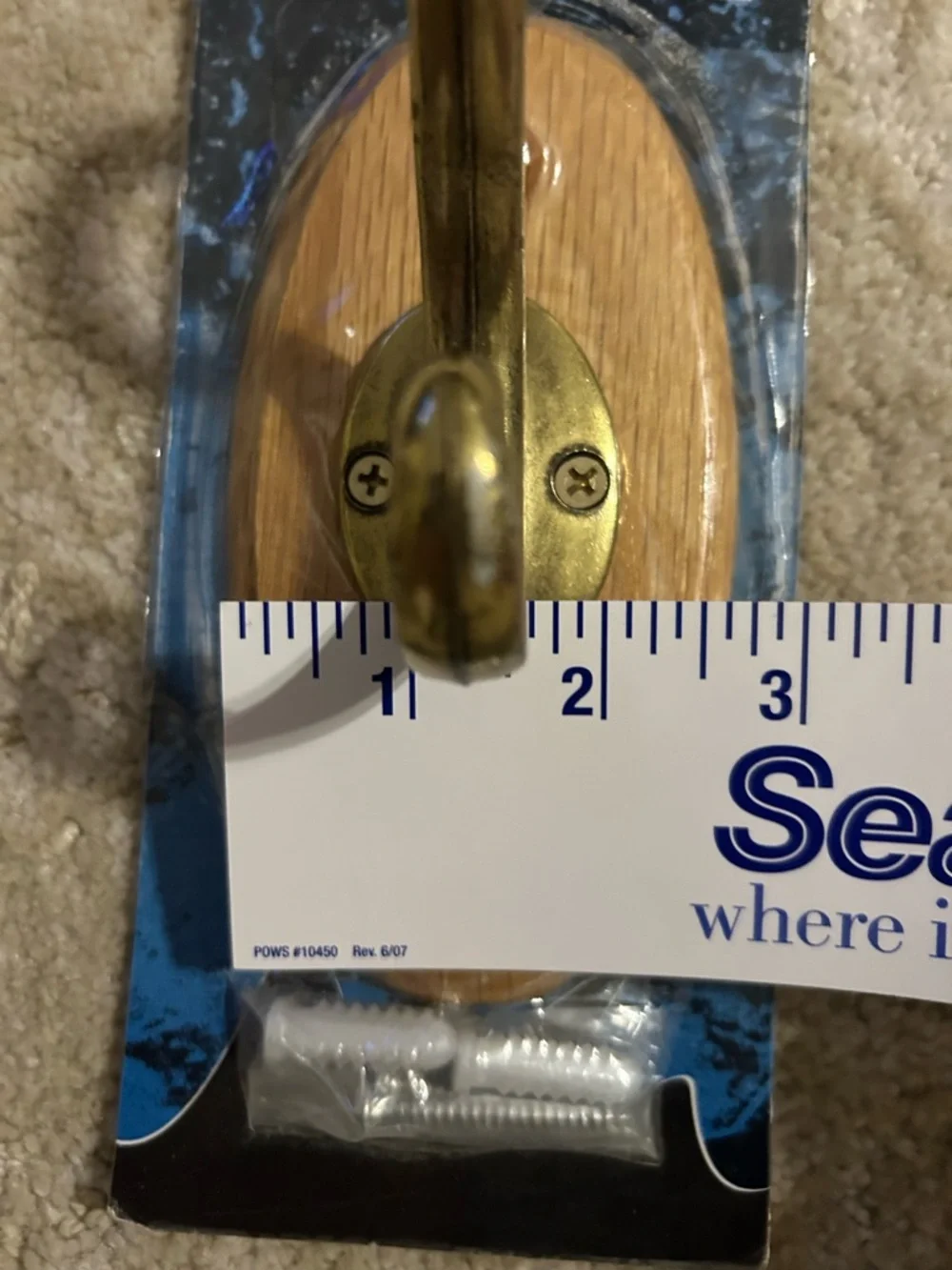NWT 4 hooks.  2 oak antique brass  w/ hardware & 2 plastic over the door hooks.
